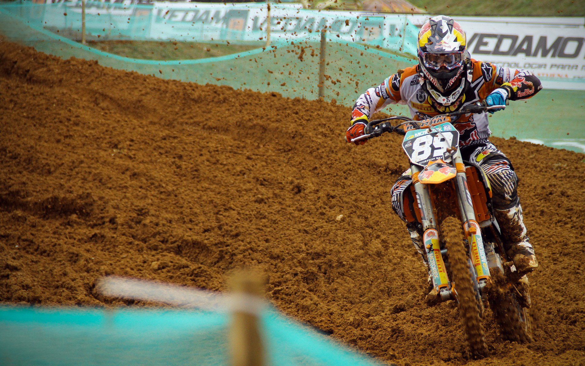 “青春永不止步”青少年足球+篮球跨界运动会在成都盛大开幕,鼓励多运动融合