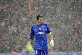 开云集团中国官网-“德甲天王战不断，领跑队伍状态火热”，德甲所有队伍