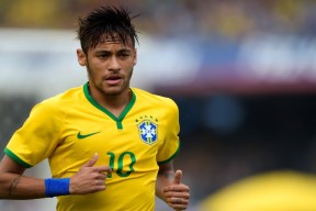 西班牙大学与国际马术组织合作，成立马术科研中心，推动马术科技进步。