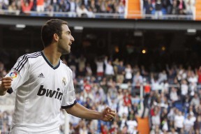 开云体育视频直播-传奇教练的“秘密武器”：战术思维提升球队战力，传奇教练系统